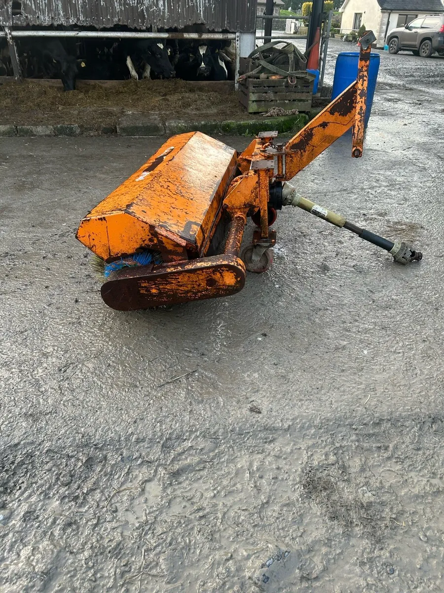 Road sweeper - Image 4