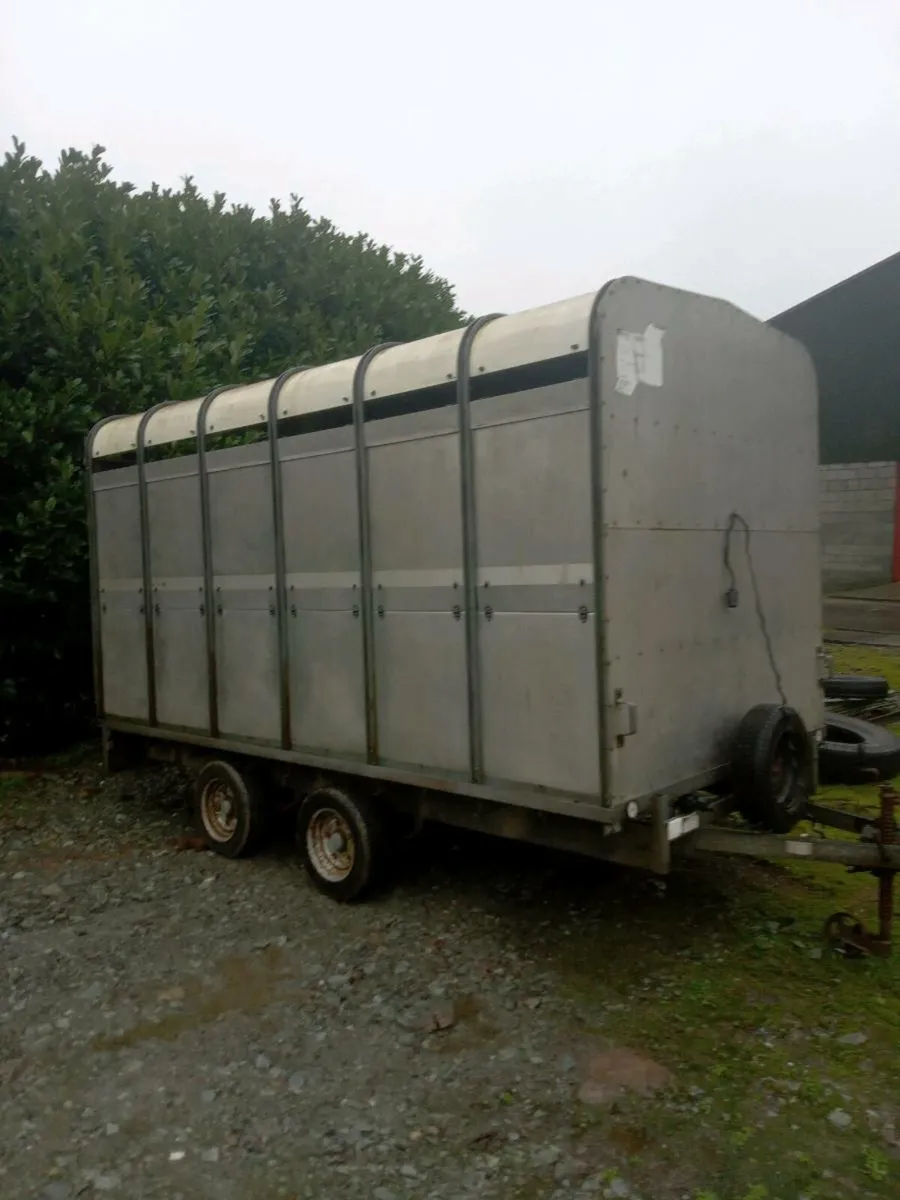 Cattle trailer - Image 1