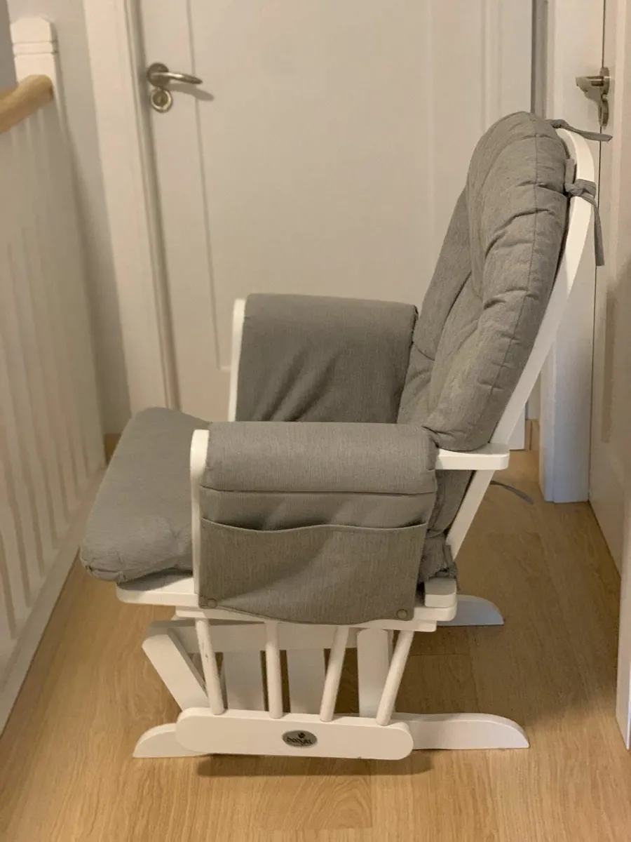 Rocking Chair with stool - Image 2
