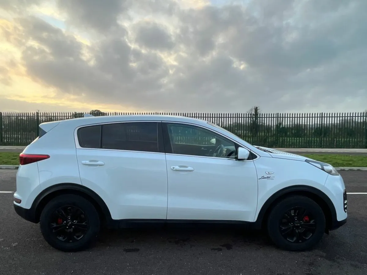 Kia Sportage 1 ISG 114BHP 5DR Black alloys, Blueto - Image 3