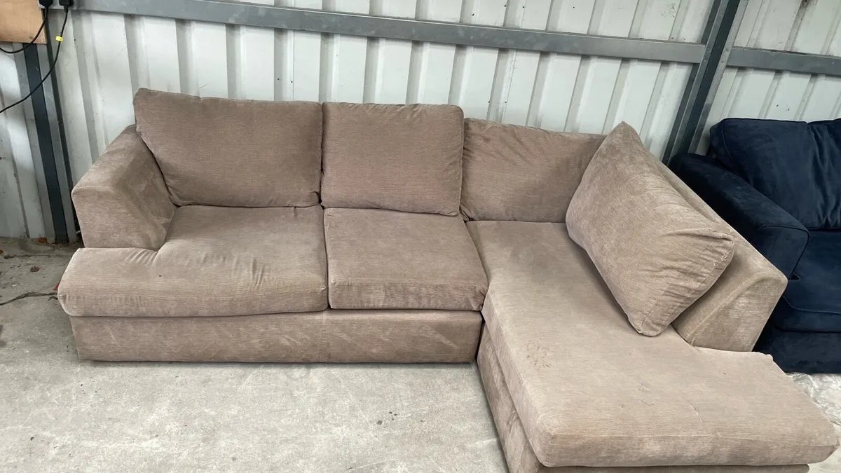 Beige corner sofa - Image 3