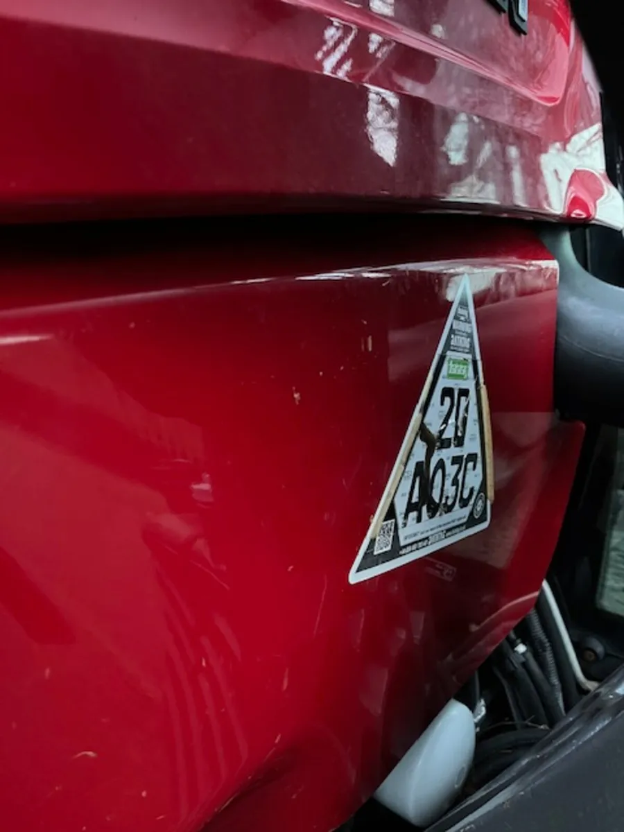 2016 Valtra N113 HiTech c/w Q46 Loader - Image 4