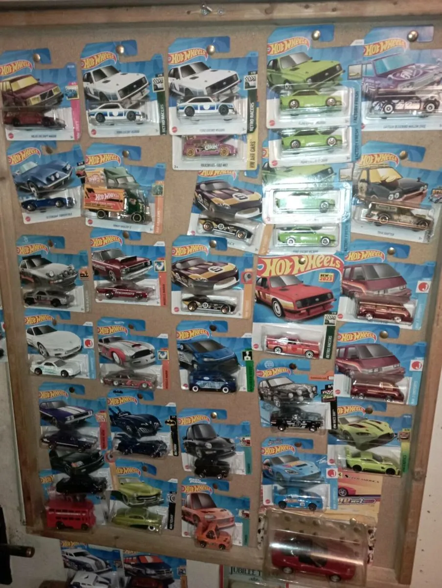 HOT WHEELS DIE-CAST MODLES BY MATTELE €3 EACH - Image 1
