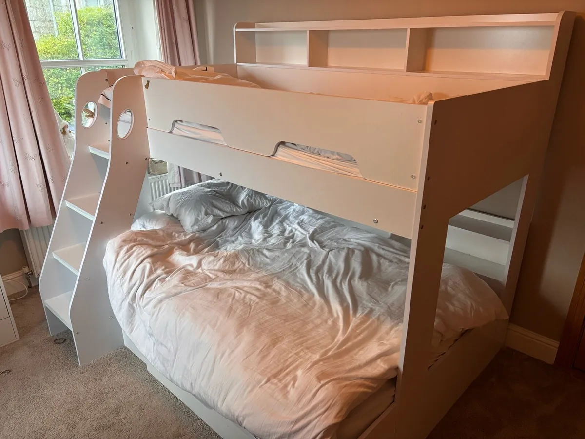 Bunk bed - Image 1