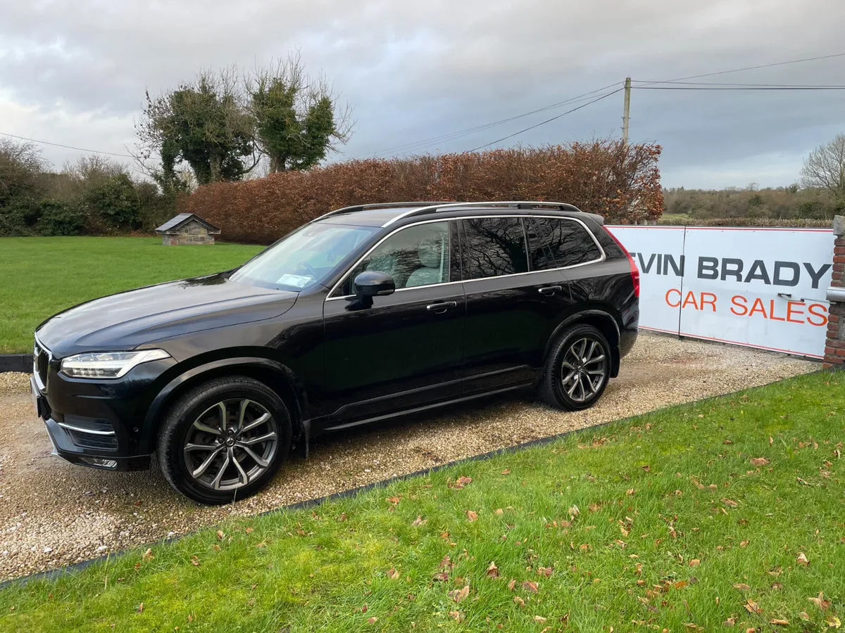 VOLVO XC90 D5 AWD MOMENTUM 7 SEATER DIESEL - Image 3