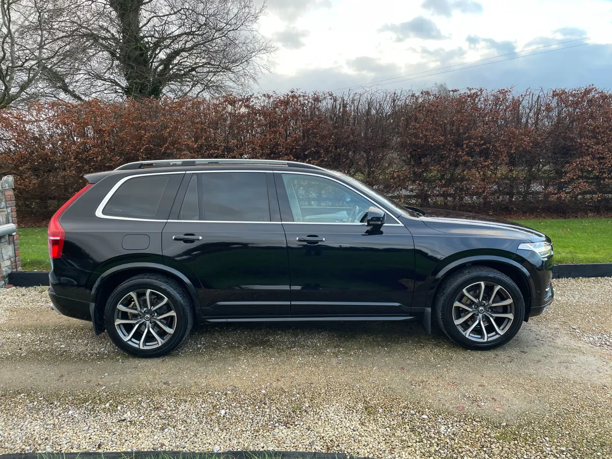 VOLVO XC90 D5 AWD MOMENTUM 7 SEATER DIESEL - Image 4