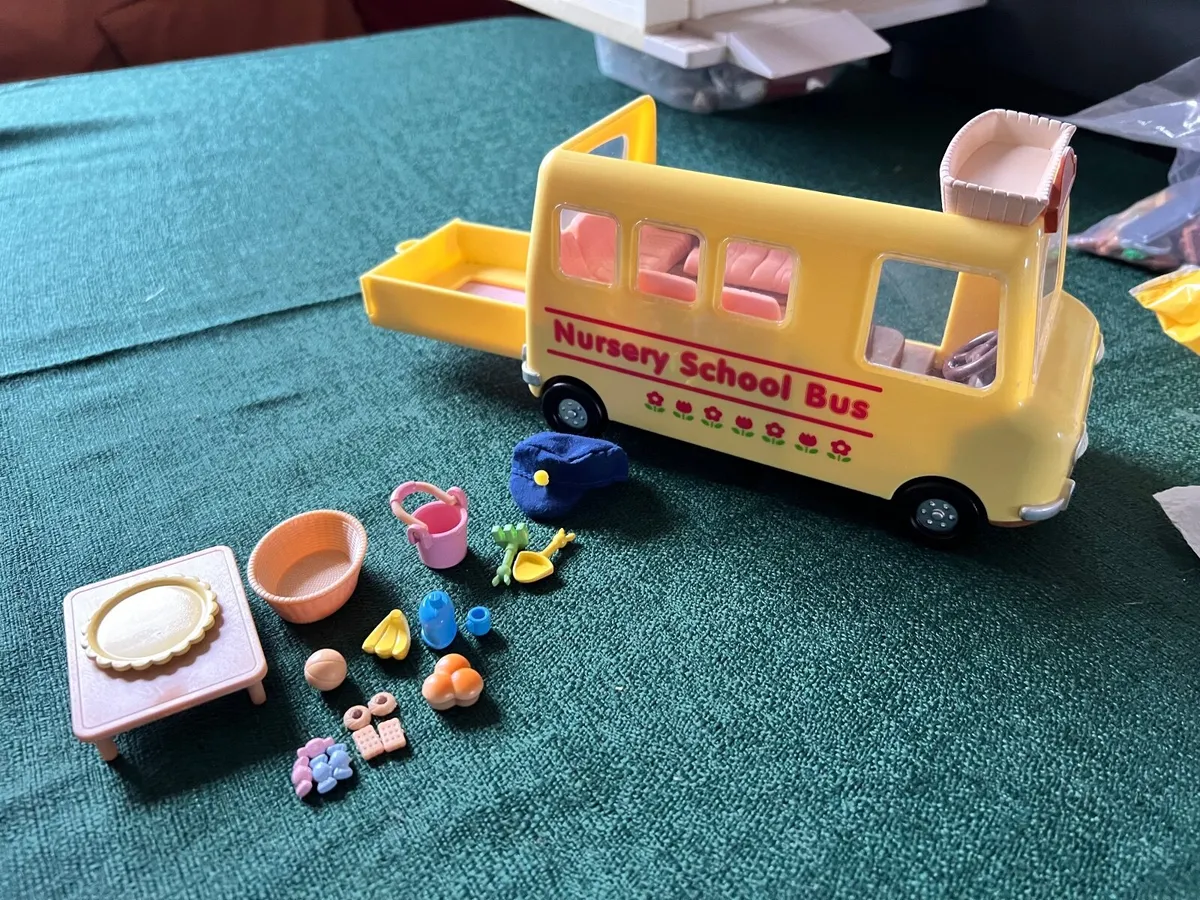 Sylvanian Nursery Bus - Image 1