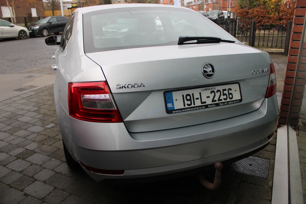 Skoda Octavia 1.6 TDI *1 OWNER* ACTIVE 2019 - Image 4