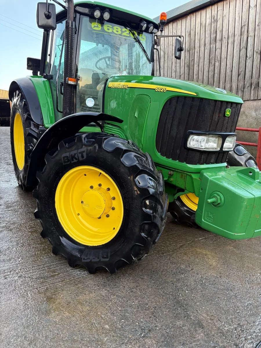 John Deere 6820 - Image 1