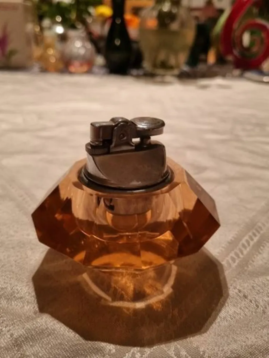 Vintage Japanese Lighter - Image 1