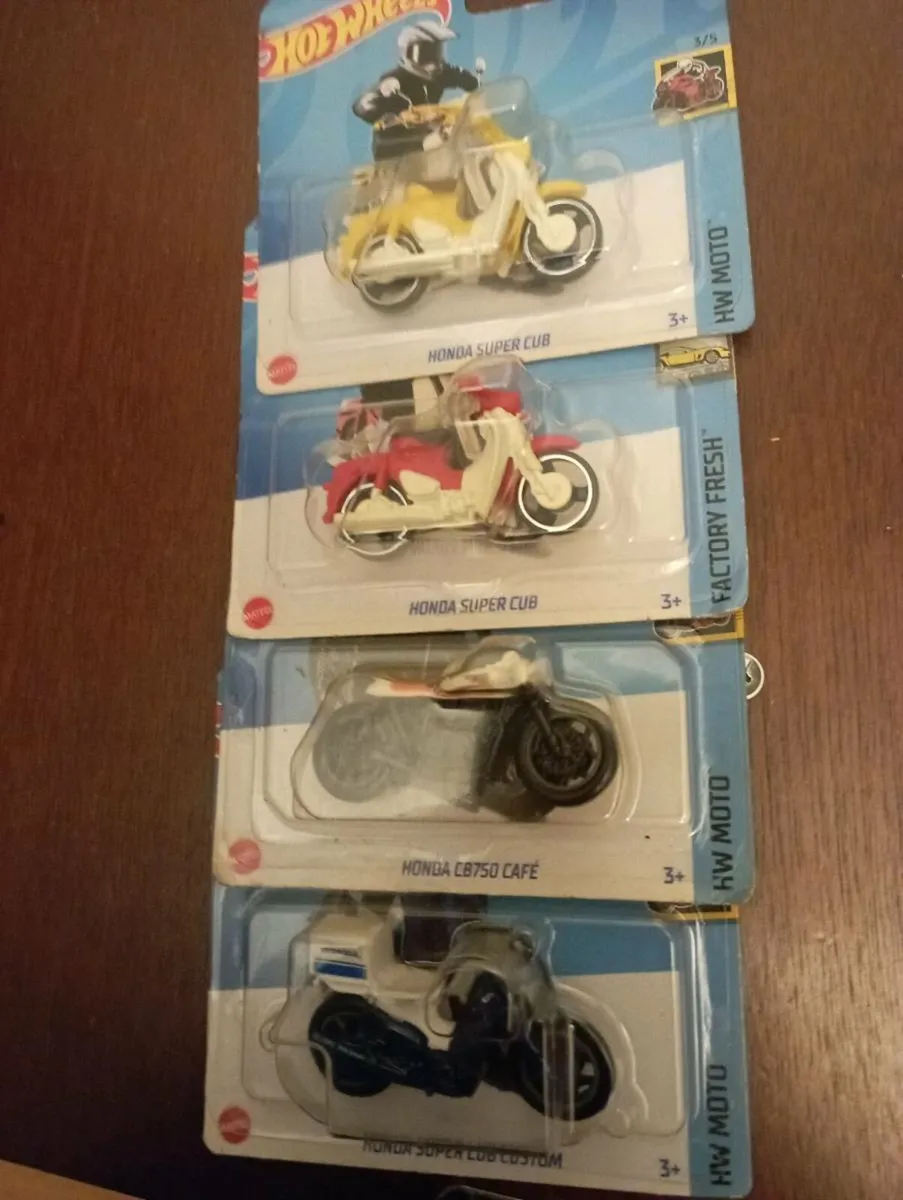 HOT WHEELS DIE-CAST MODLES BY MATTELE €3 EACH - Image 4
