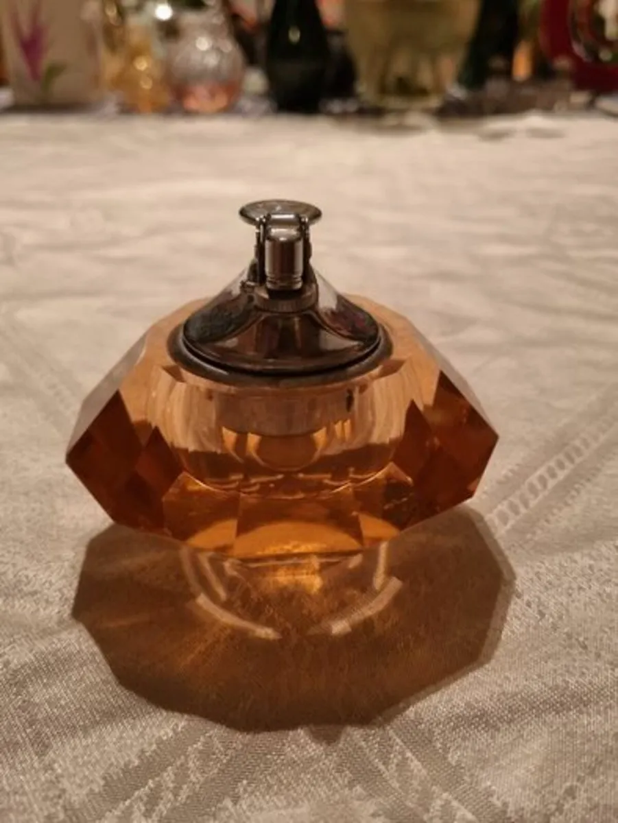 Vintage Japanese Lighter - Image 2