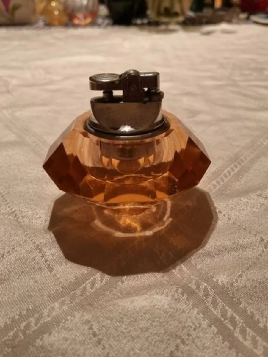 Vintage Japanese Lighter - Image 3