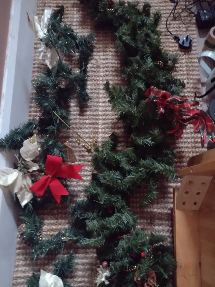 Heavy Christmas Garland - Image 1