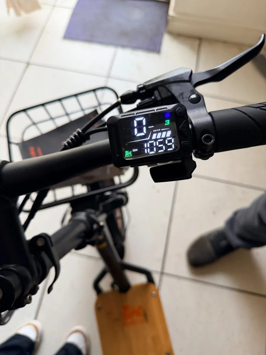 Electric scooter - Image 2