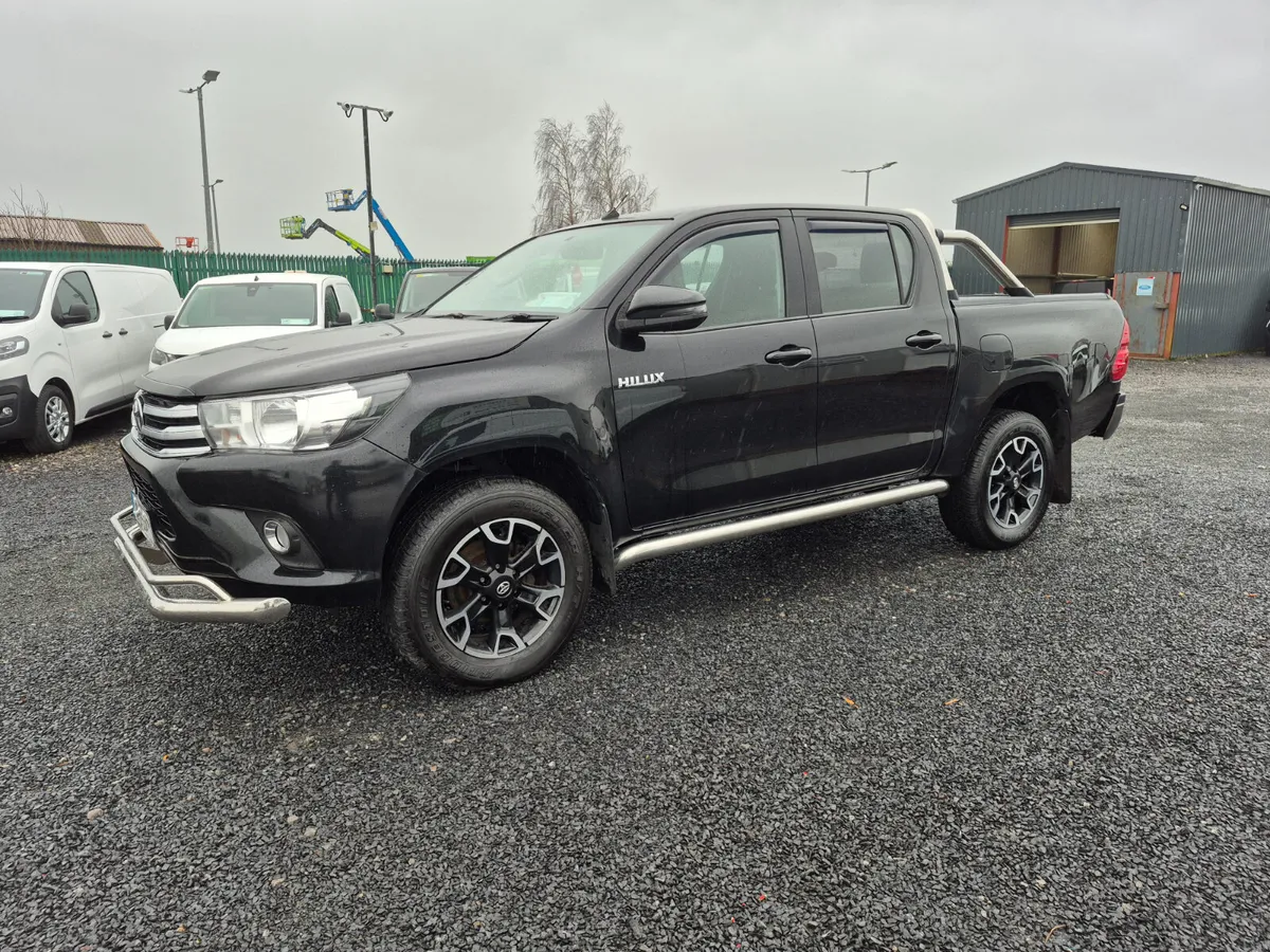TOYOTA HILUX NO VAT - Image 2