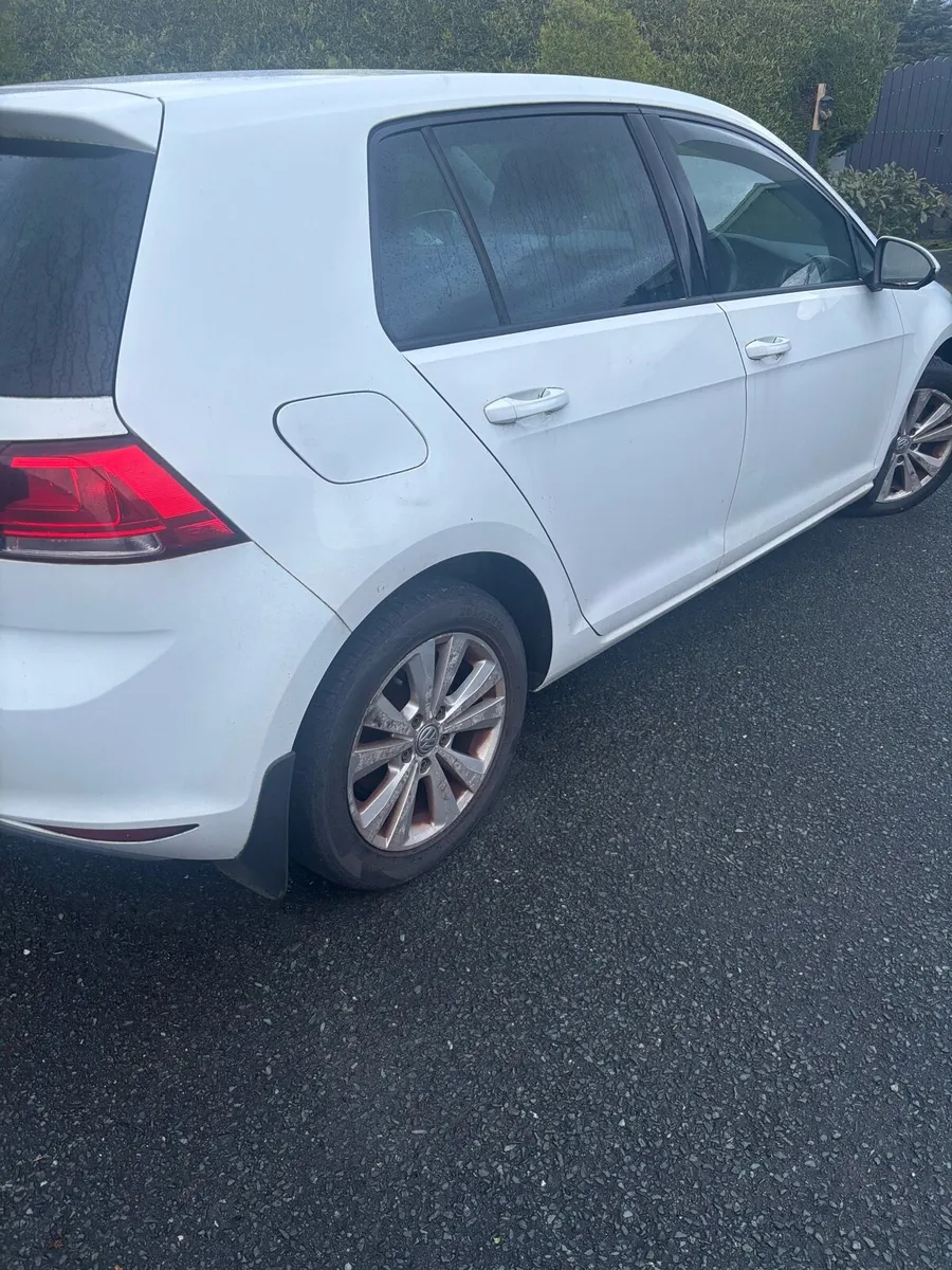 2013 Volkswagen Golf - Image 1