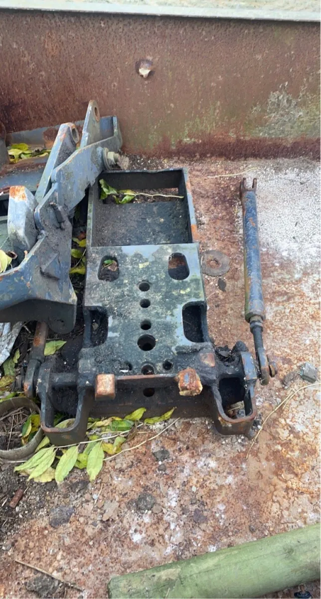 New Holland tm pick up hitch - Image 1