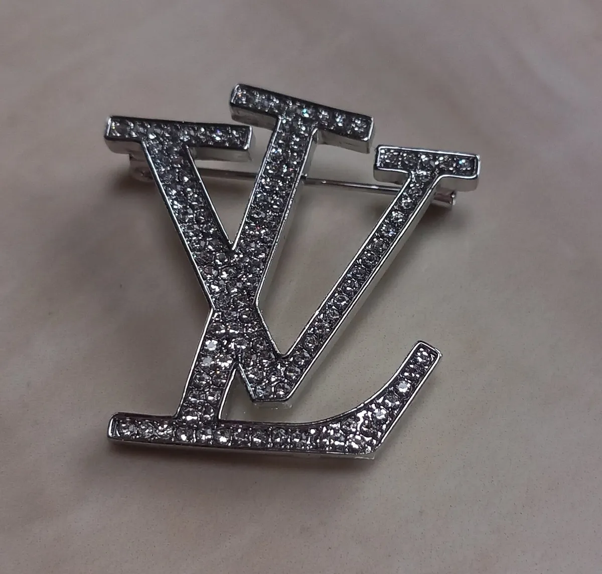 Fashion diamanté brooch, D18, post 3e - Image 3