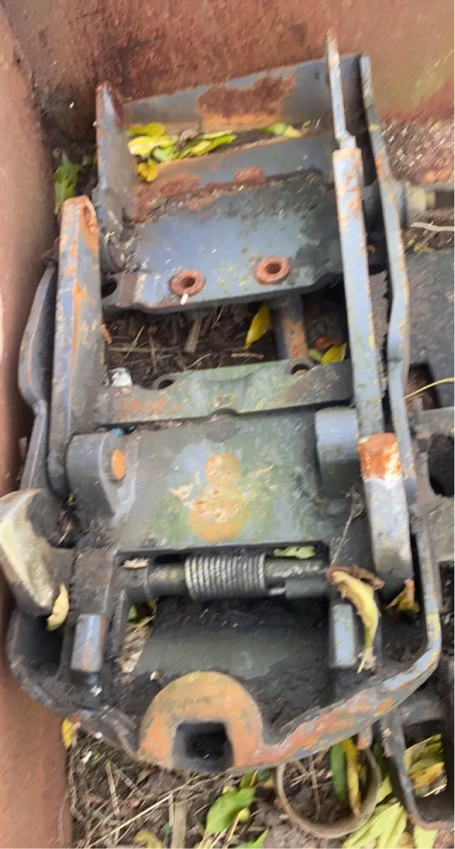 New Holland tm pick up hitch - Image 2