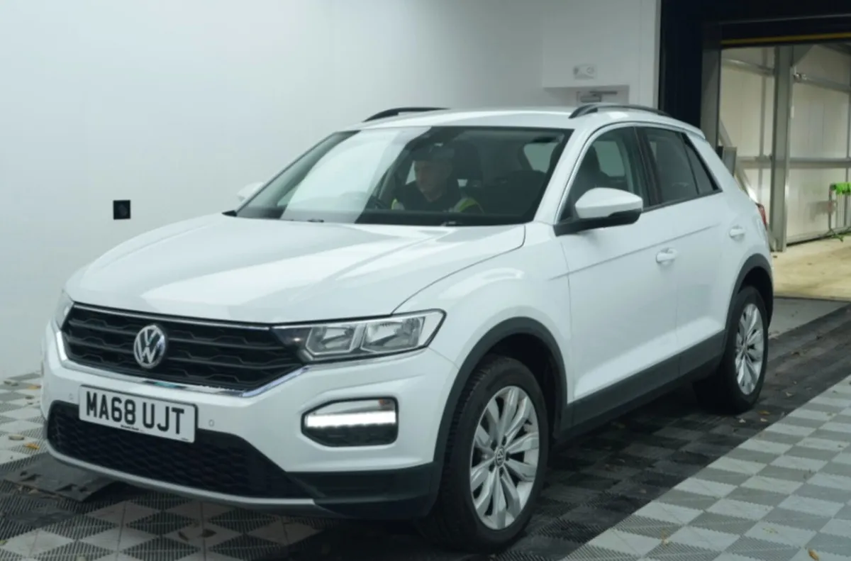 SEPT 2018 VOLKSWAGEN T-ROC SE 1.6 TDI - Image 2