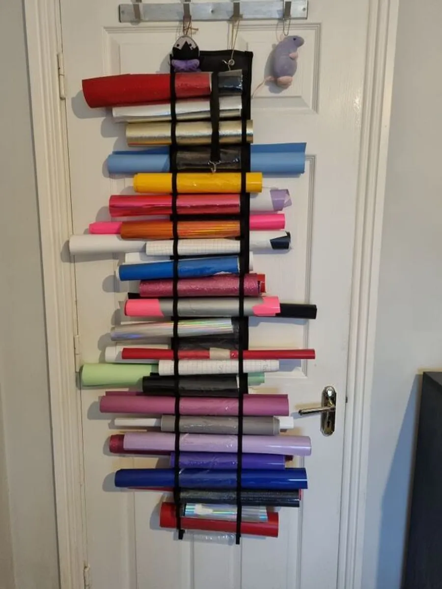 Cricut Explore 3 (with blanks and vinyl) - Image 3