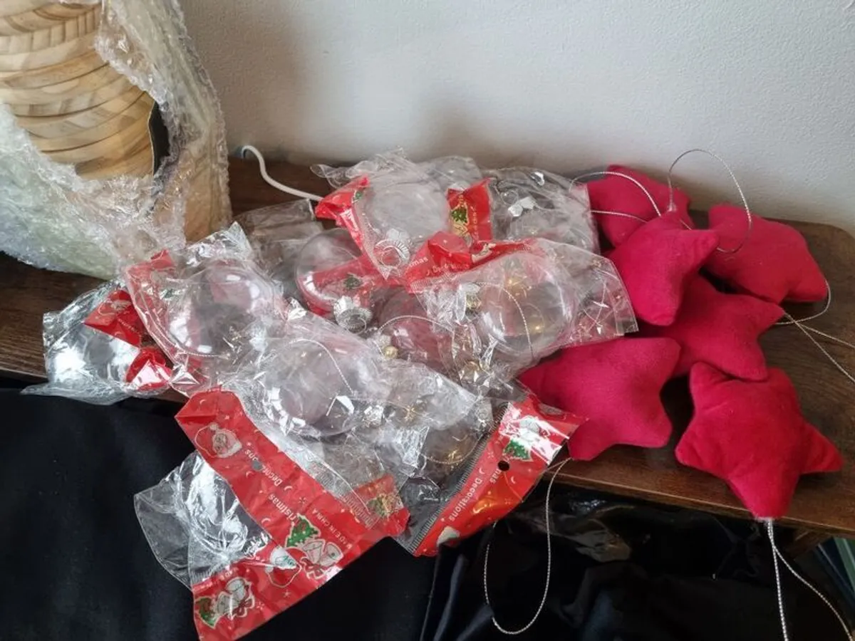 Cricut Explore 3 (with blanks and vinyl) - Image 4