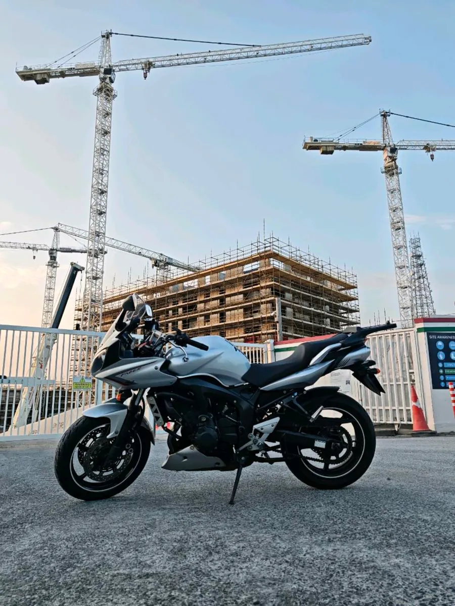 Yamaha FZ6 S2 2009 - Image 1
