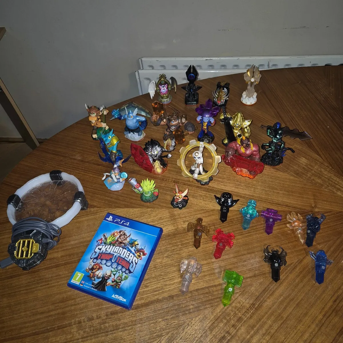 Skylanders Trap Team PS4 Bundle - Image 1