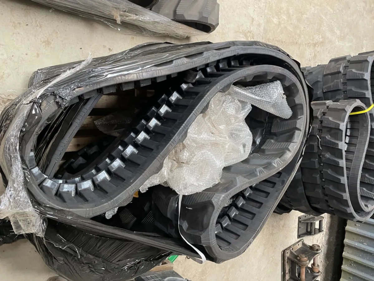 RUBBER TRACKS - Image 3