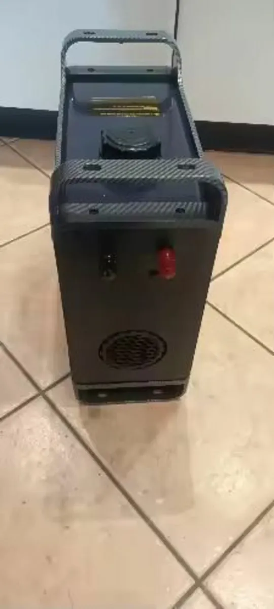 8kW Diesel/kerosene heater van garage boat home - Image 2