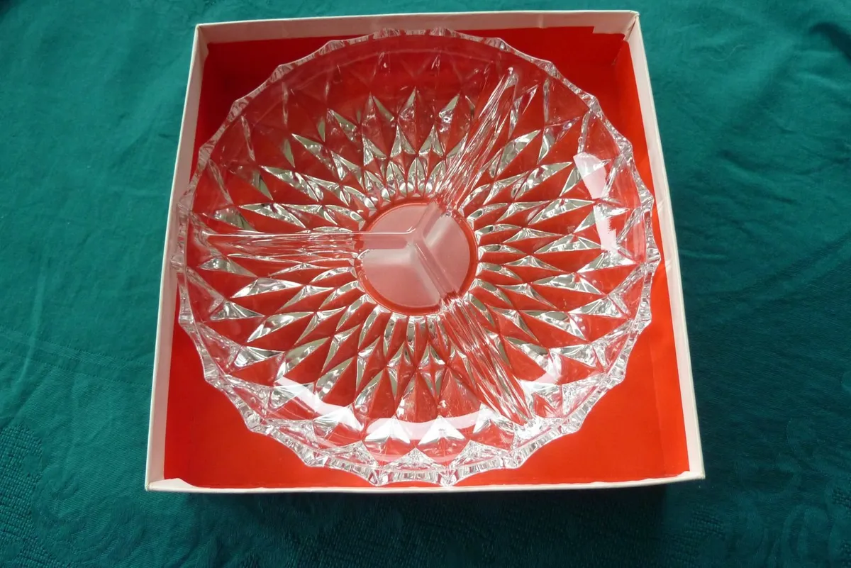 Glass plate with 3 sections - Image 1