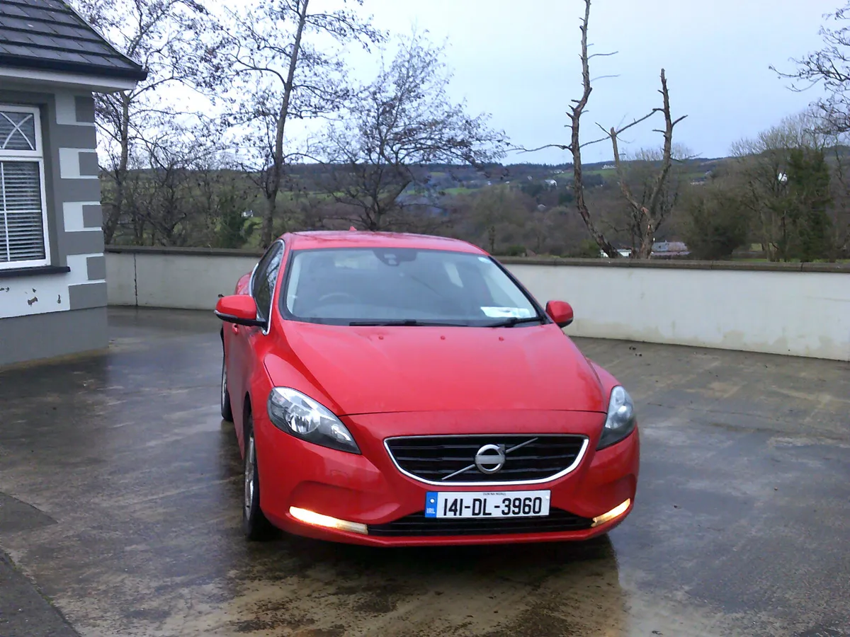 Volvo V40 2014 - Image 2