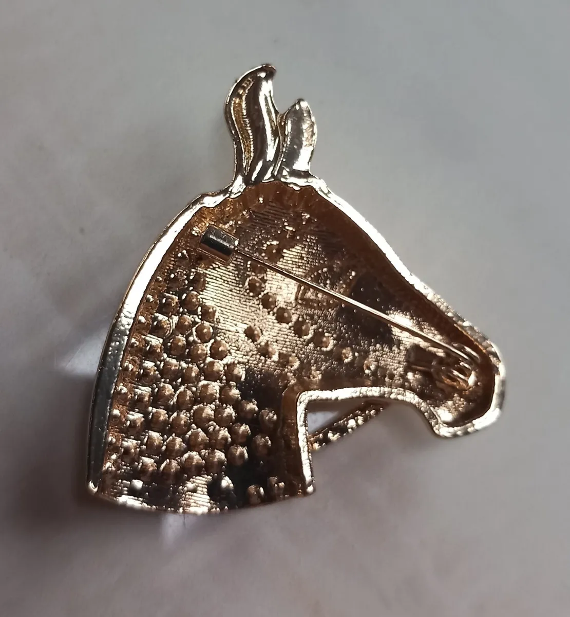 Diamanté horse head brooch, D18 post 3e - Image 4