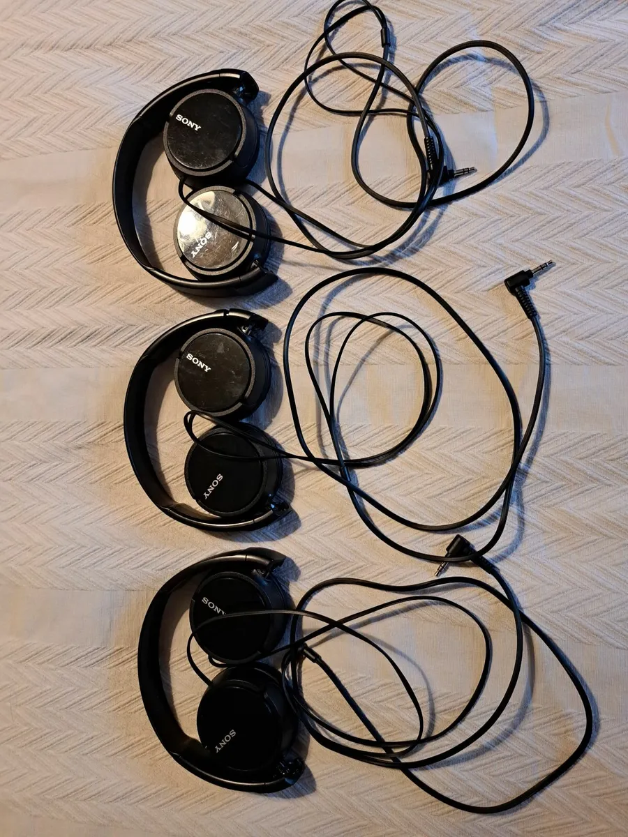 Sony Headphones Set of 3 with Laptop Jack - Image 2