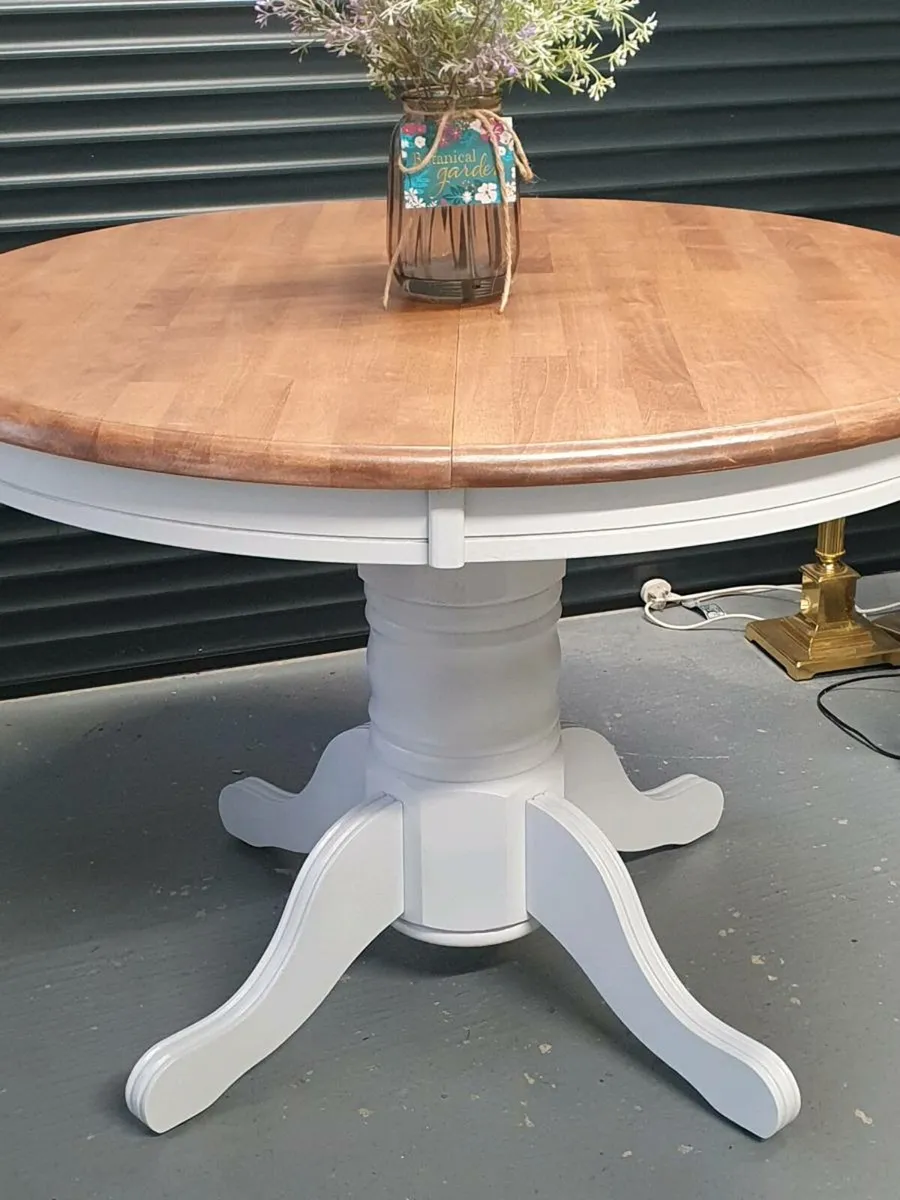 6 seater extendable solid oak - Image 1