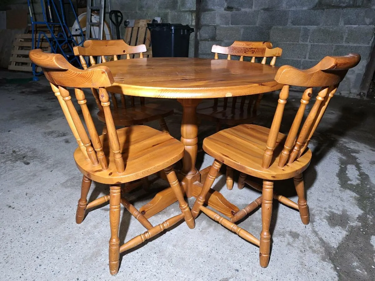 Nice round table with chairs (DELIVERY) - Image 2