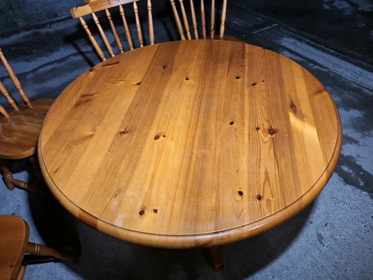 Nice round table with chairs (DELIVERY) - Image 3