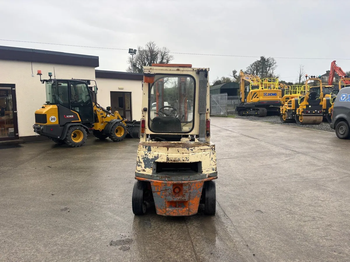 Nissan EH02A20U Forklift - Image 4