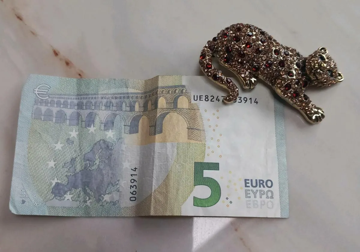 Large leopard brooch, stunning, D18 post 3e - Image 2