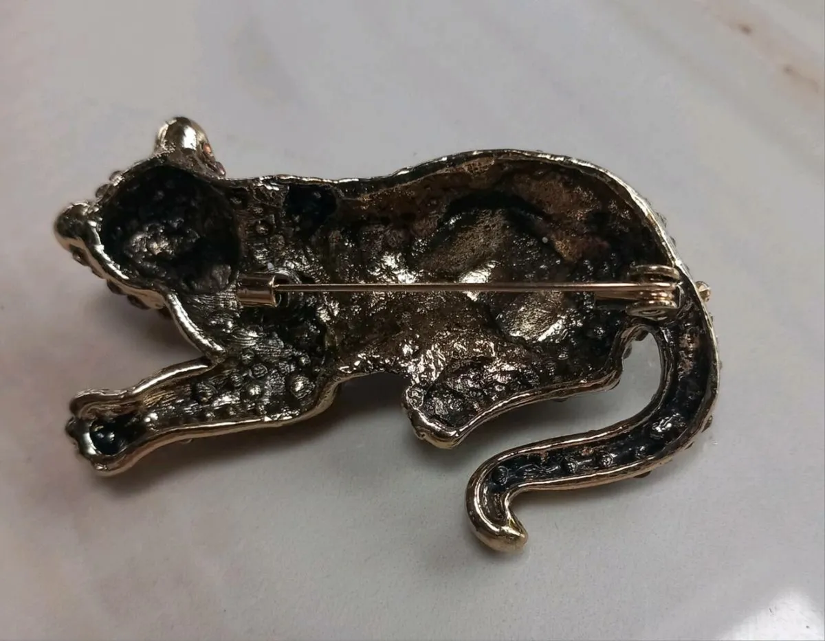 Large leopard brooch, stunning, D18 post 3e - Image 4
