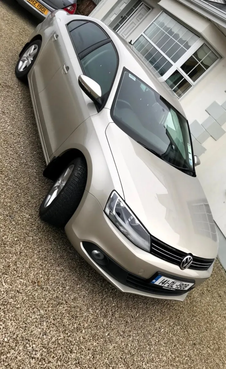 Volkswagen Jetta 2014 - Image 3