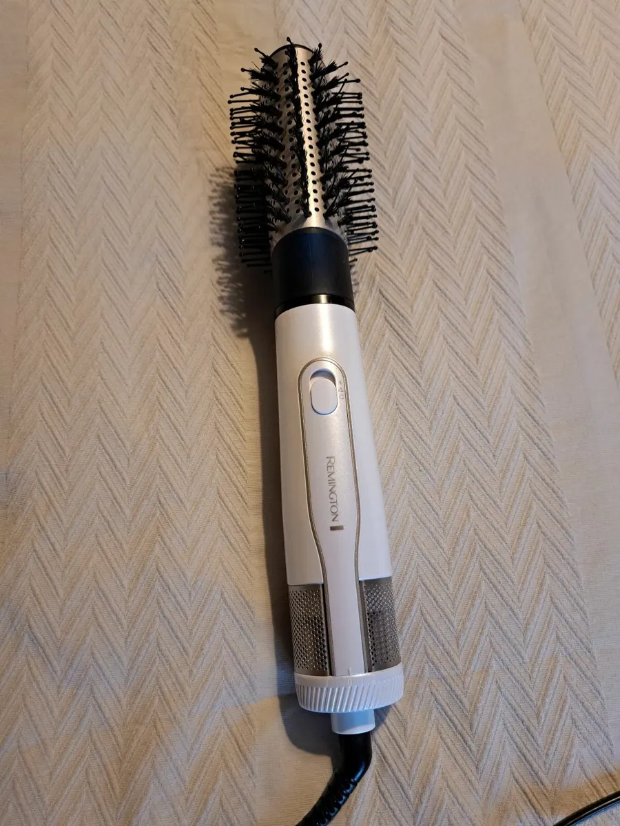 Remington Hot Brush - Image 1