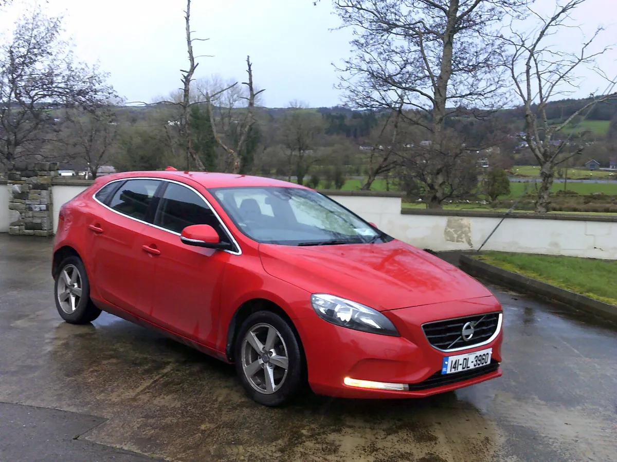 Volvo V40 2014 - Image 1