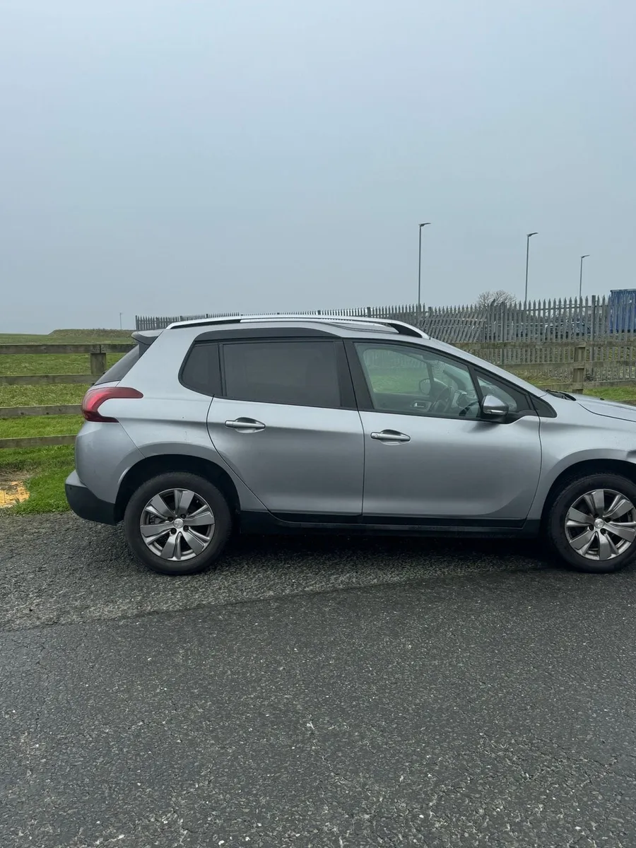 2017 Peugeot 2008 - Image 4