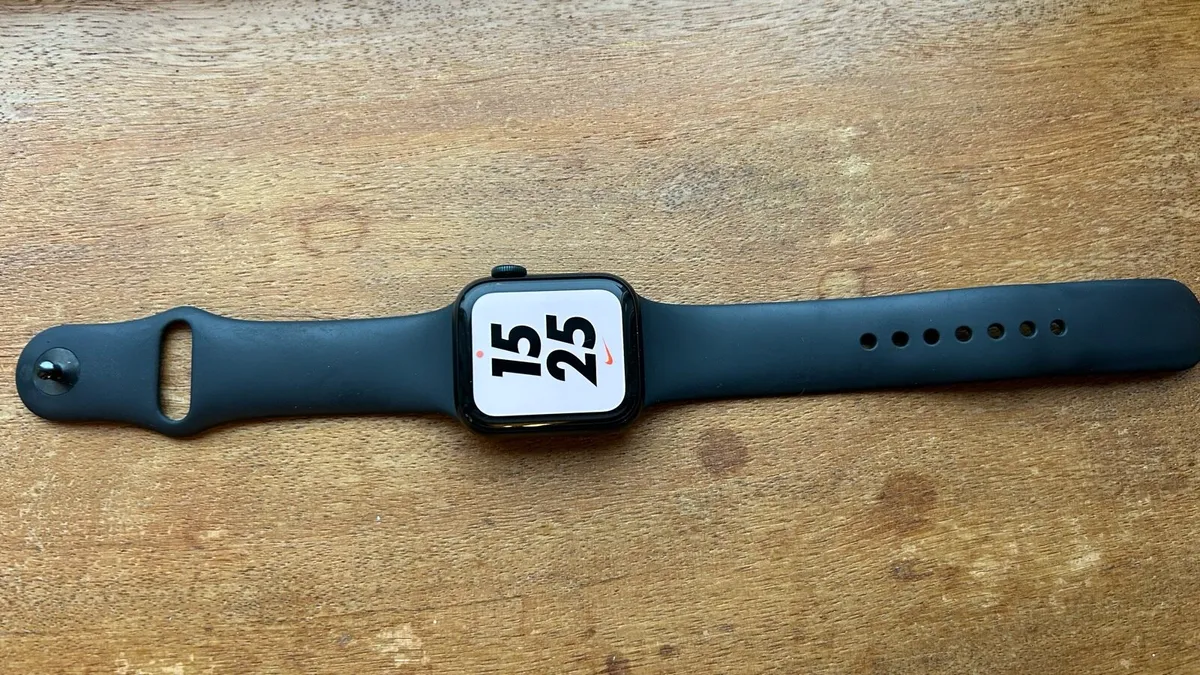 Apple Watch SE 2 *only 1 year old*