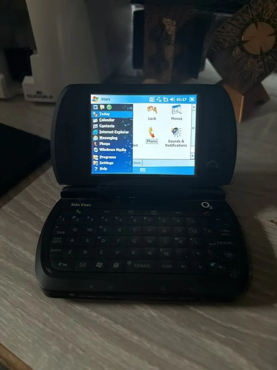 o2 xda exec mobile phone - Image 1