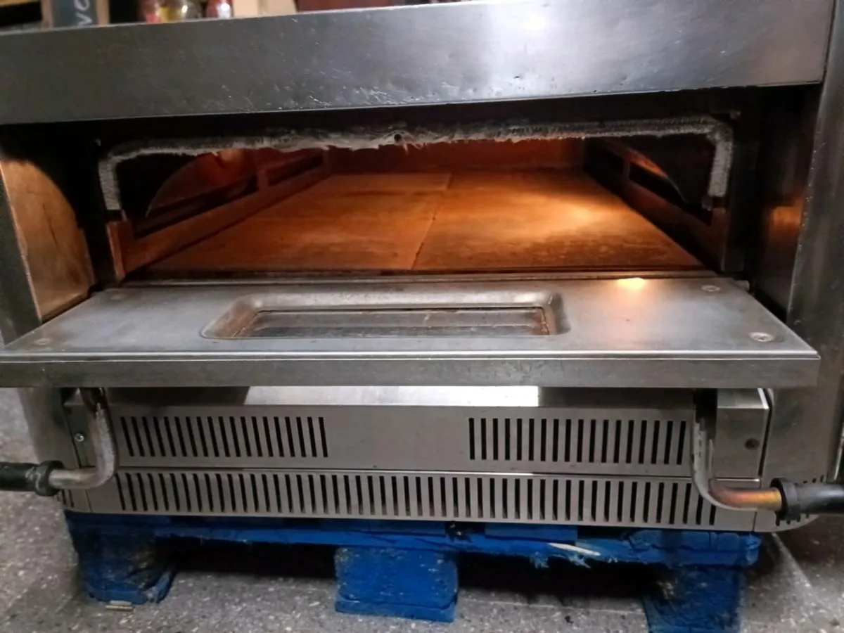 Cuppone gas pizza oven - Image 1
