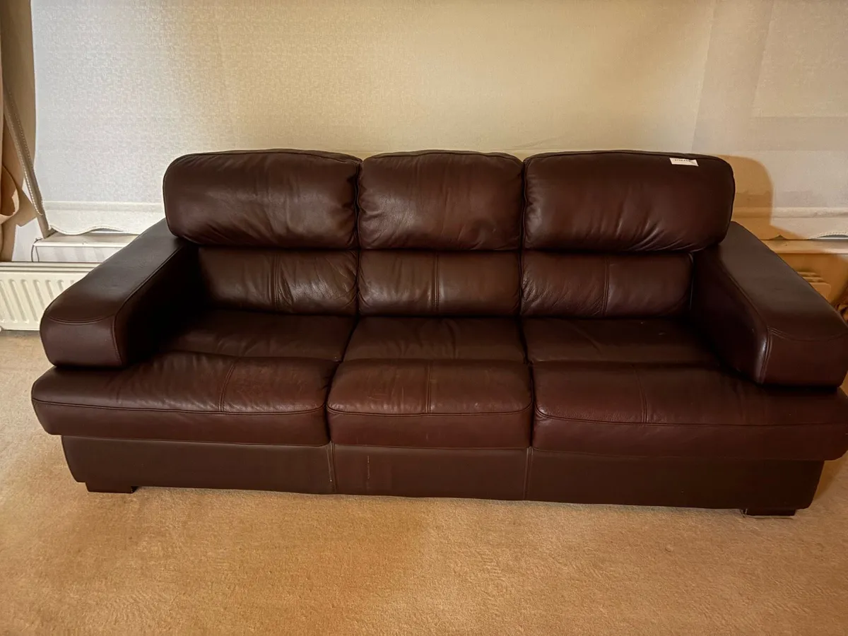 Leather sofa and chairs - Image 4