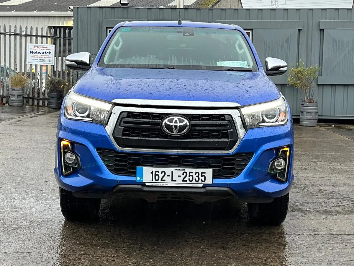 2016 TOYOTA HILUX INVINCIBLE AUTO - Image 2